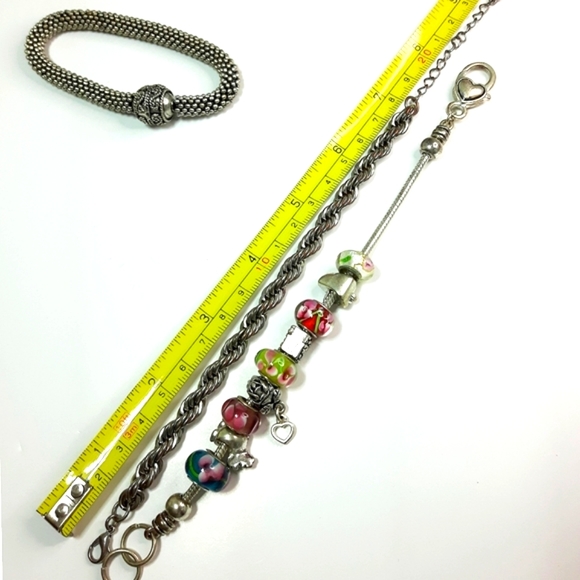 🎈LOT OF 2🎈Silver Tone Charm Bracelets - Picture 5 of 6